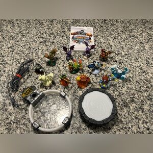 Wii Skylander Orange Bottom Lot with Giants game and Portals